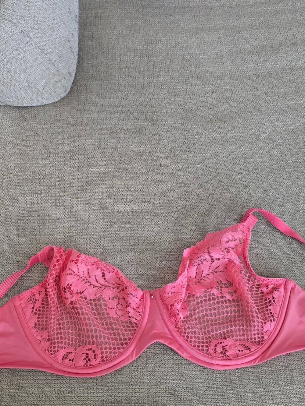 Le Mystere Lace Allure Unlined Bra 34DDD EUC
